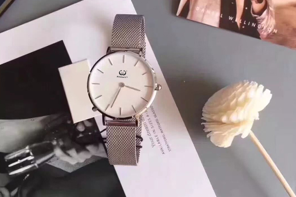 深圳手表厂在做礼品表定制方面有经验吗？